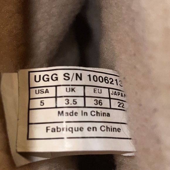 UGG KNOTTY LEOPARD BOOTS. Size 5. Very good used condition. - Picture 7 of 9